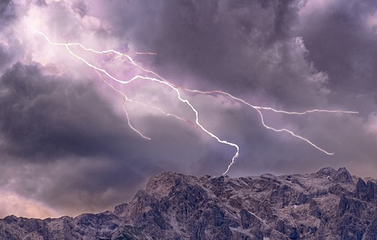 thunder lightning Mount Sinai